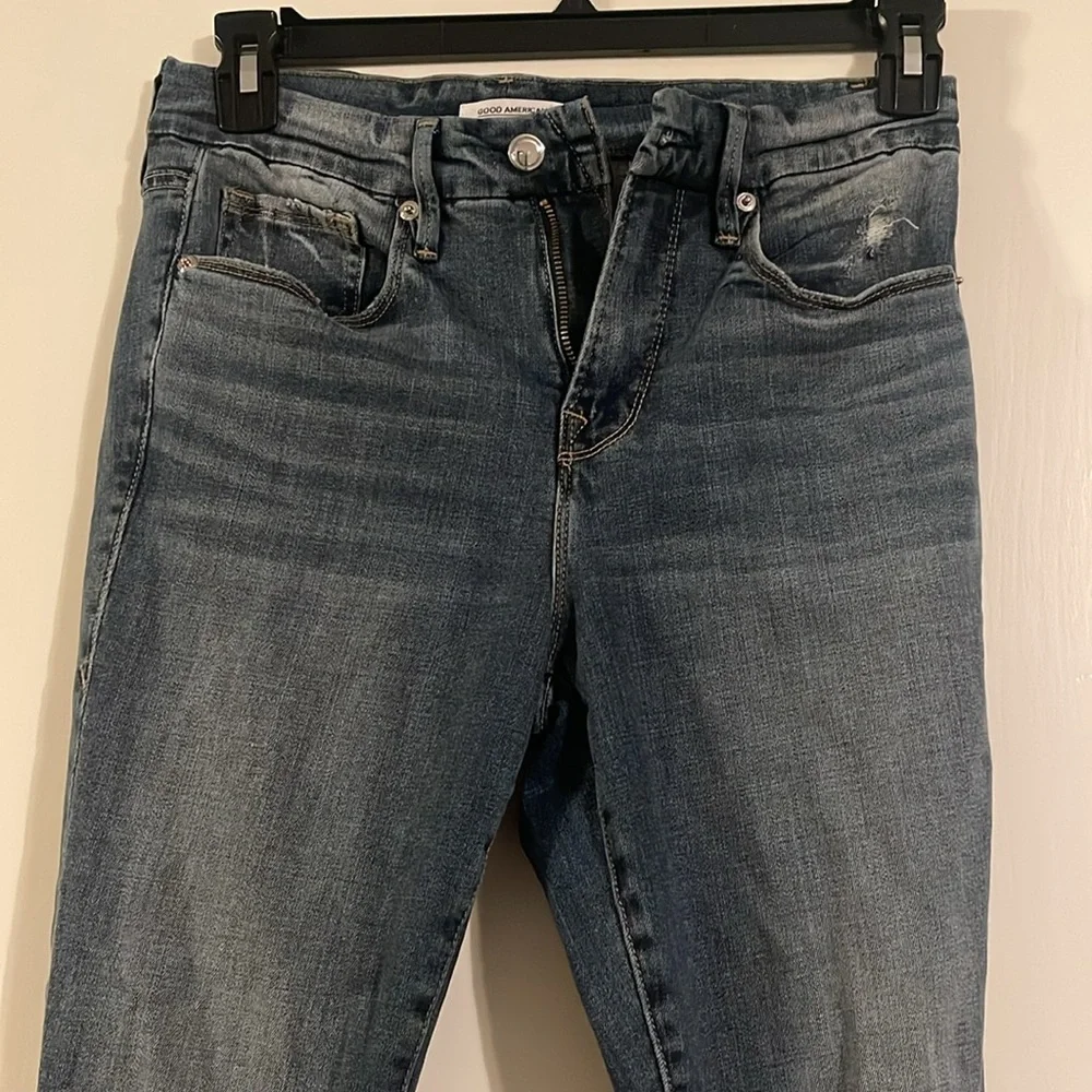Good American Good Legs Crop destroyed skinny jeans - Picture 3 of 4